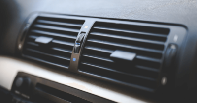 車のエアコンが効かない原因と修理方法や応急処置